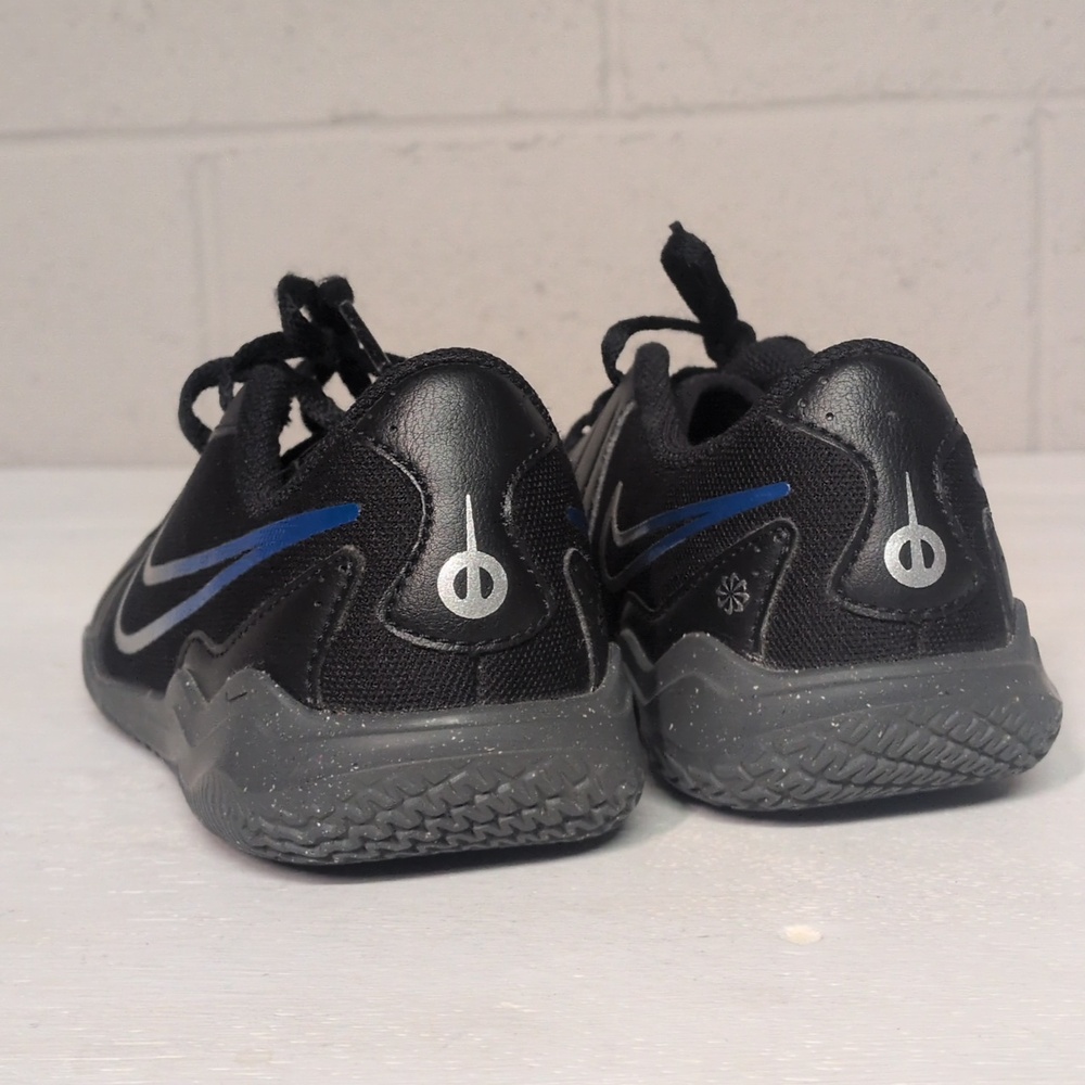 Nike Kids' Tiempo Legend 10 Club Indoor Soccer Shoes 2Y like new - Picture 2 of 7